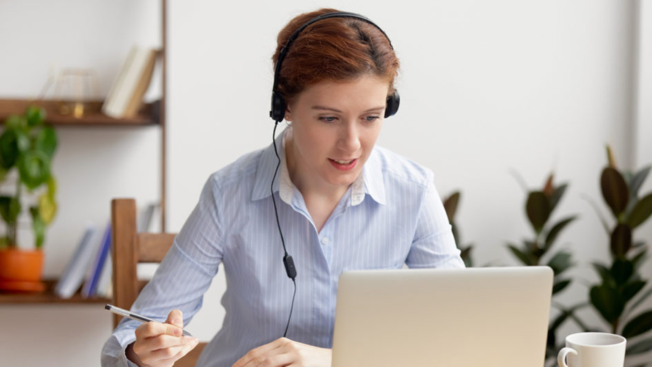 Полное сопровождение вашего бизнеса<br />
с момента заключения договора